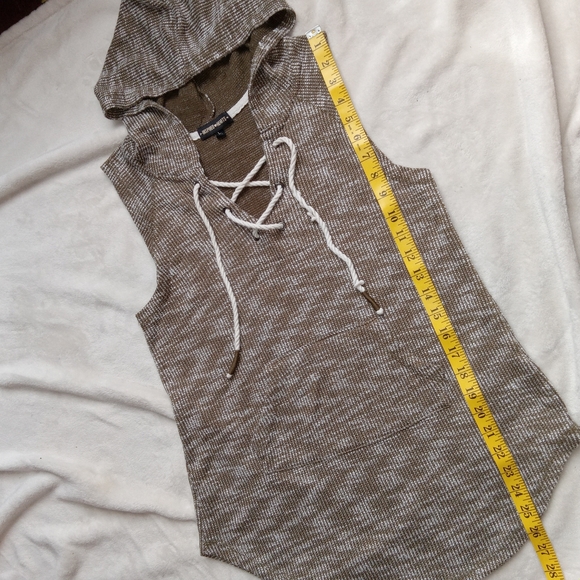 4 for $10 Inspired Hearts Green & White Sleeveless Knit Lace Front Hooded Top L - Picture 7 of 8